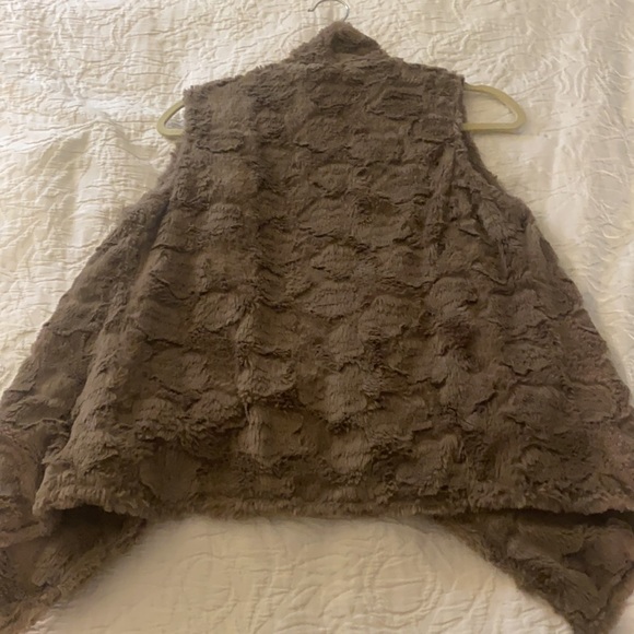 Anthropologie Faux Fur Vest Size Small - Picture 5 of 5